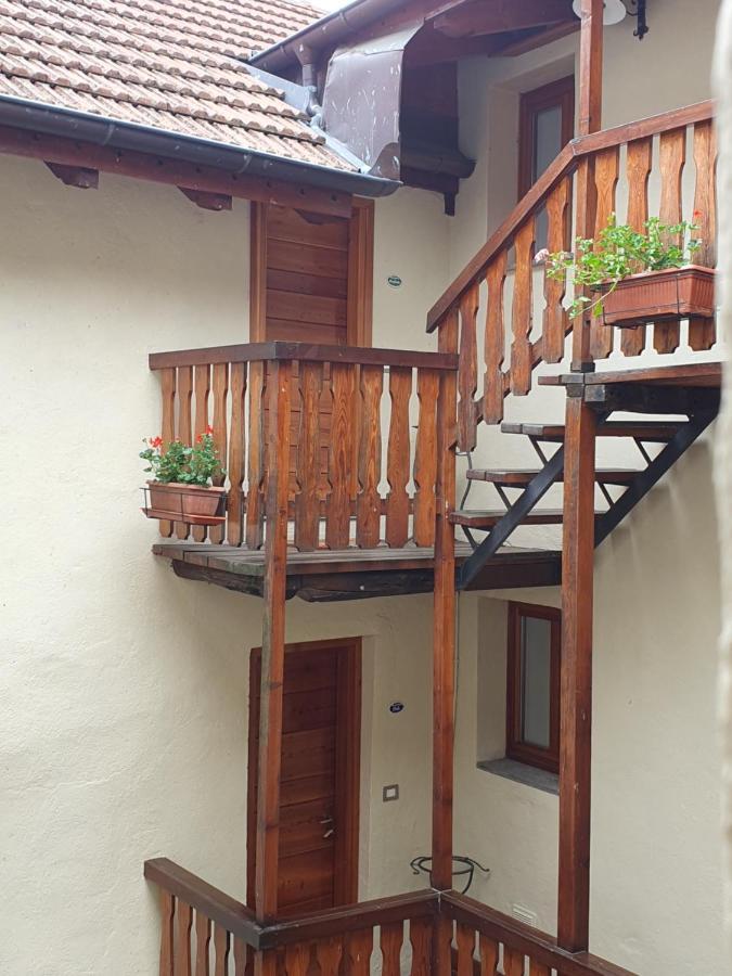 Vacanze E Roccetta Fiorita Aparthotel Pettenasco