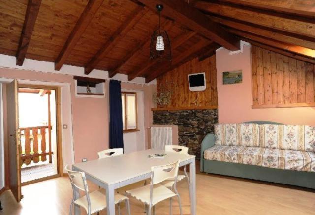 Aparthotel Vacanze E Roccetta Fiorita Pettenasco